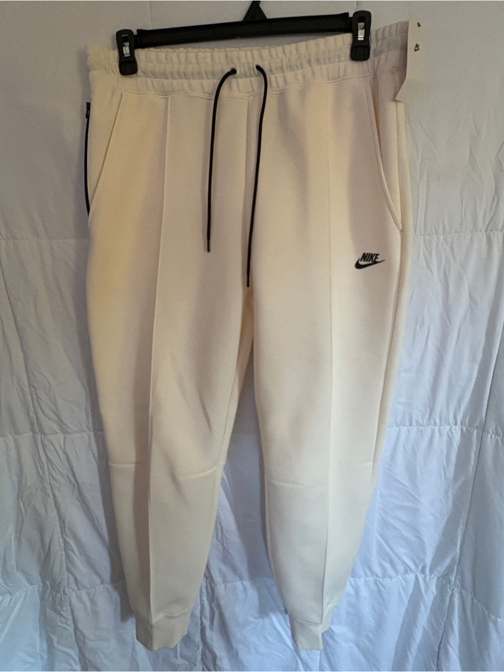 Nike Women’s Cream Jogger Sweatpants